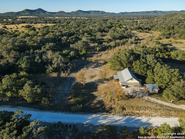 255 Thunder Creek Utopia, TX 78884