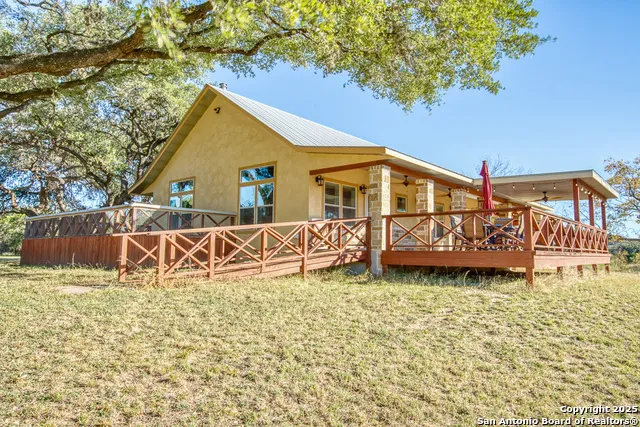 255 Thunder Creek Utopia, TX 78884