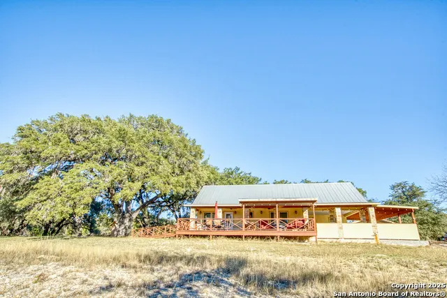 255 Thunder Creek Utopia, TX 78884