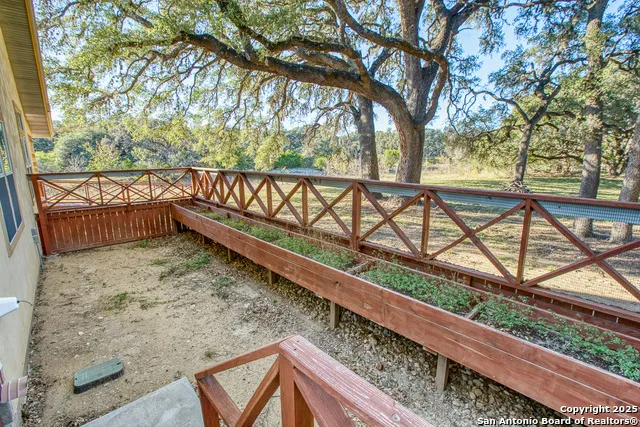 255 Thunder Creek Utopia, TX 78884
