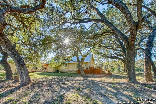 255 Thunder Creek Utopia, TX 78884