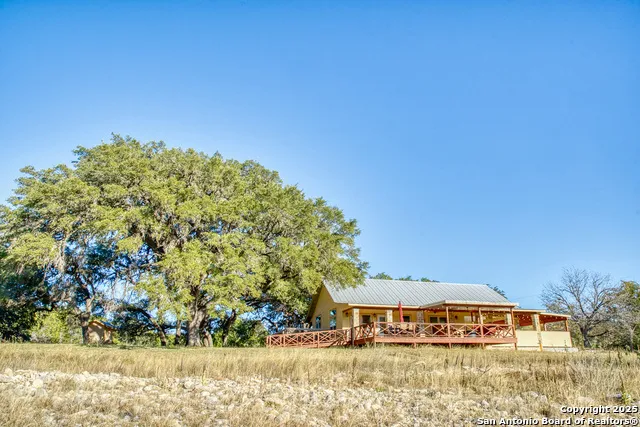 255 Thunder Creek Utopia, TX 78884