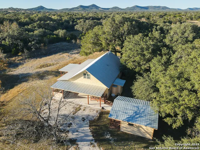 255 Thunder Creek Utopia, TX 78884