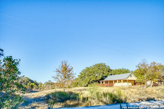 255 Thunder Creek Utopia, TX 78884