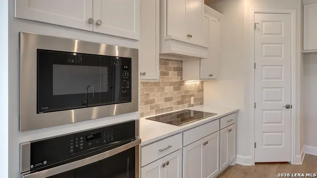 216 Mountain Oak Castroville, TX 78009