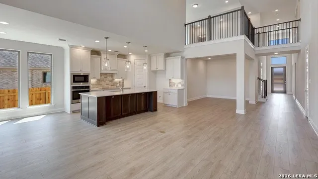 216 Mountain Oak Castroville, TX 78009