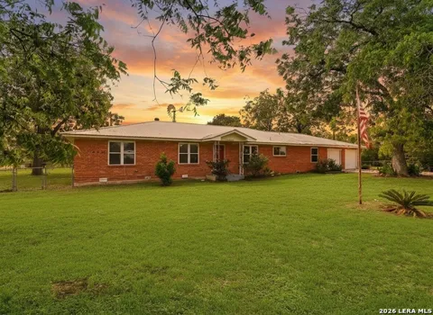 106 County Road 6611