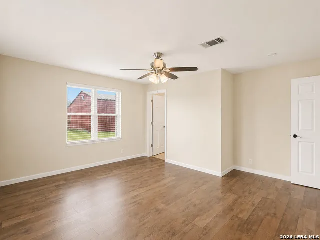 106 County Road 6611 Devine, TX 78016