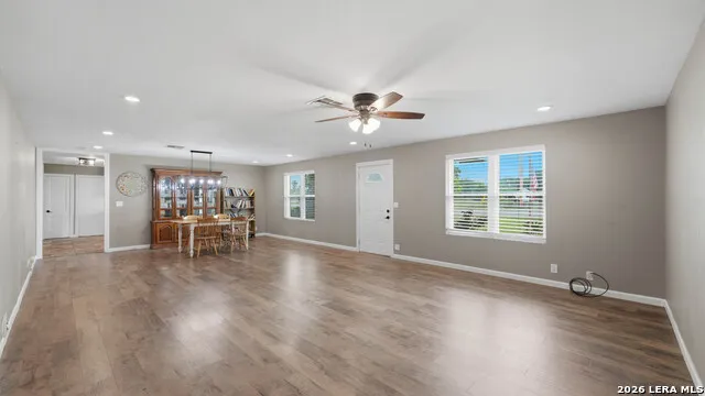 106 County Road 6611 Devine, TX 78016