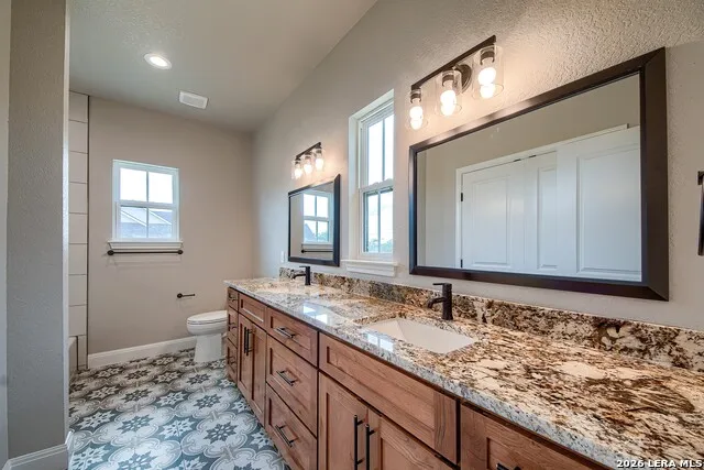 116 Hondo Ridge Dr La Vernia, TX 78121