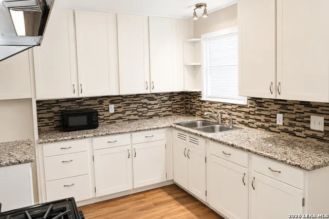 1309 Avenue E Beeville, TX 78102