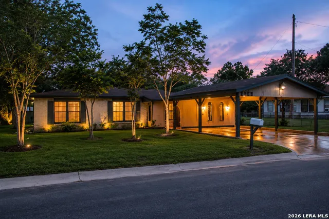 1309 Avenue E Beeville, TX 78102