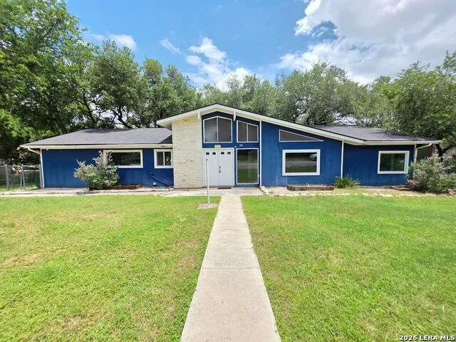 3019 Lakeview Canyon Lake, TX 78133