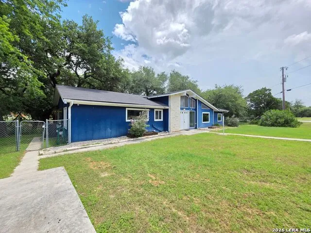 3019 Lakeview Canyon Lake, TX 78133