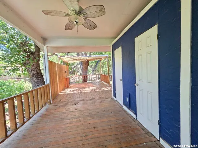 3019 Lakeview Canyon Lake, TX 78133