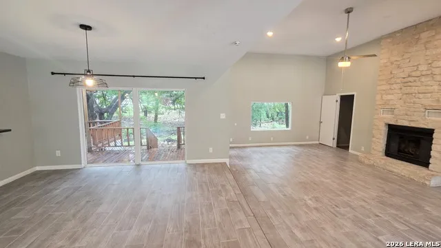 3019 Lakeview Canyon Lake, TX 78133