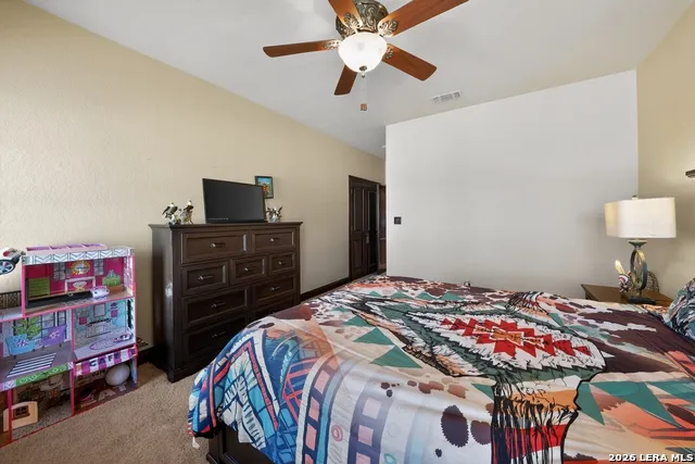 204 RED OAK LN Ingram, TX 78025
