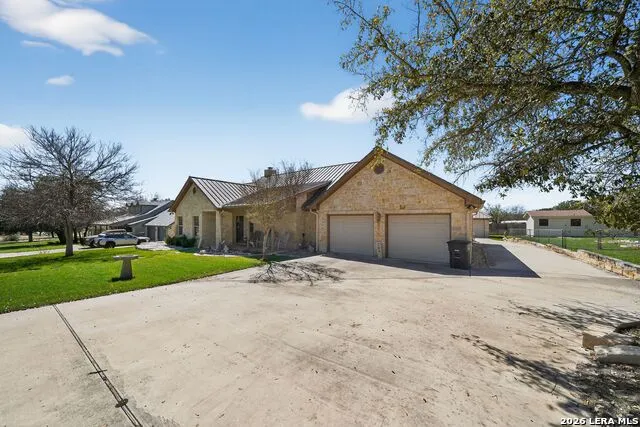 204 RED OAK LN Ingram, TX 78025