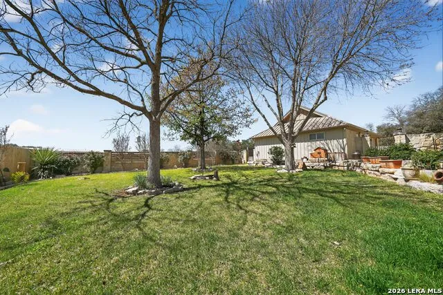 204 RED OAK LN Ingram, TX 78025
