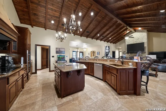 204 RED OAK LN Ingram, TX 78025