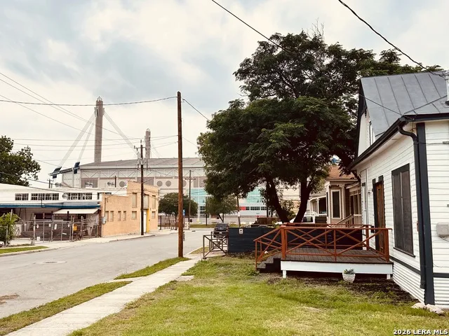819 WYOMING ST San Antonio, TX 78203