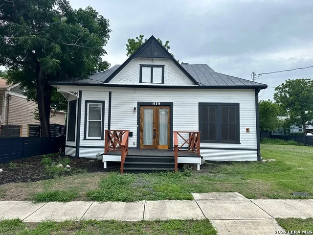 819 WYOMING ST San Antonio, TX 78203