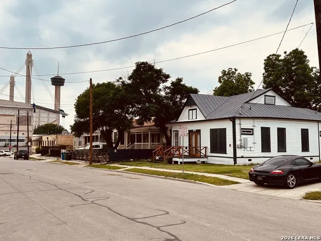 819 WYOMING ST San Antonio, TX 78203
