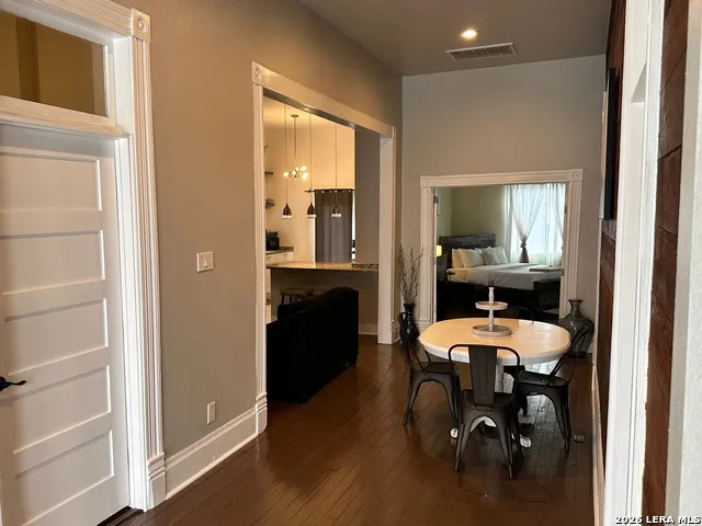 819 WYOMING ST San Antonio, TX 78203