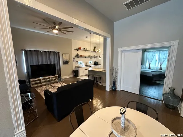 819 WYOMING ST San Antonio, TX 78203