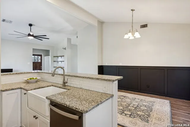 515 Valley Ridge Canyon Lake, TX 78133