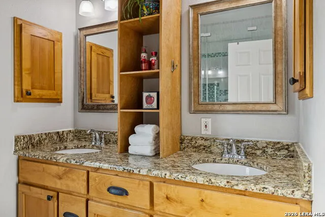 515 Valley Ridge Canyon Lake, TX 78133