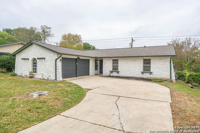 7817 Hollow Oak Live Oak, TX 78233