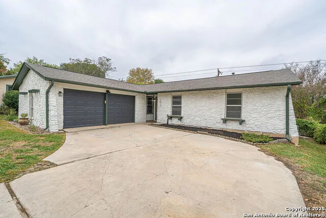 7817 Hollow Oak Live Oak, TX 78233