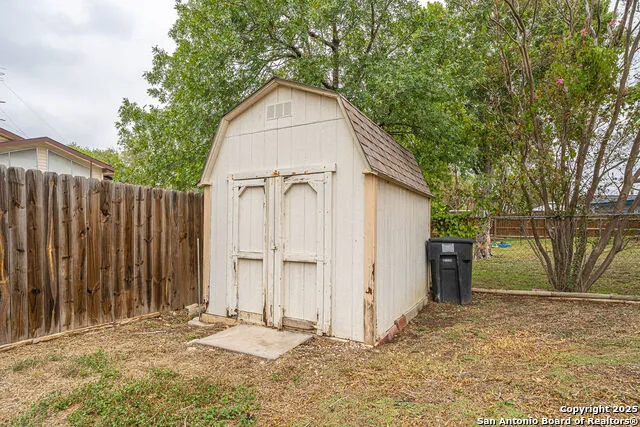 7817 Hollow Oak Live Oak, TX 78233