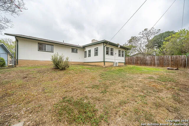 7817 Hollow Oak Live Oak, TX 78233