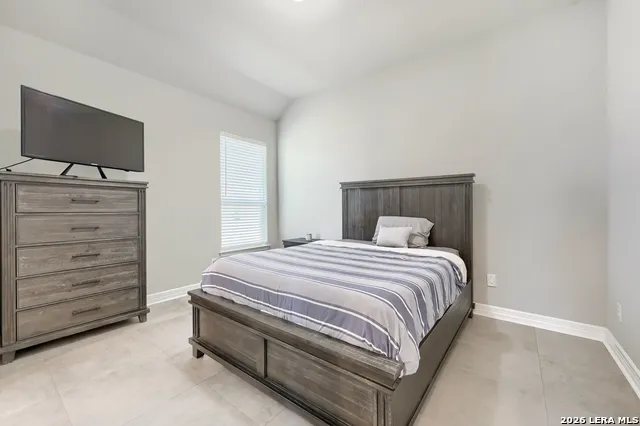208 ENGLEWOOD LN Castroville, TX 78009