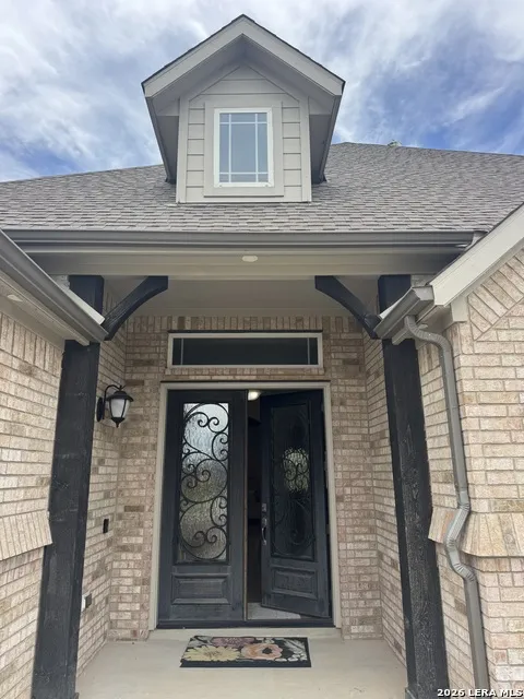 208 ENGLEWOOD LN Castroville, TX 78009