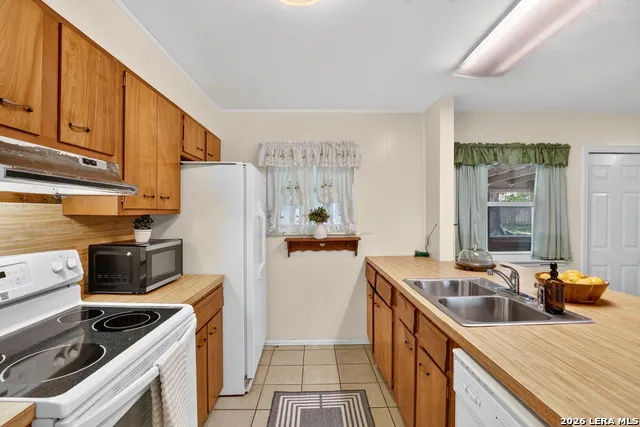 515 GEORGIA ANN DR Pleasanton, TX 78064