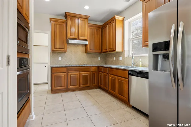 1262 MORNING GLORY LN Adkins, TX 78101