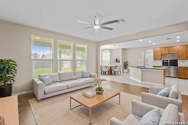 111 KYLE CV Universal City, TX 78148