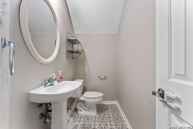 6519 Grove Creek San Antonio, TX 78256