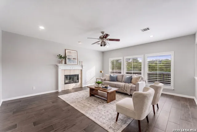 6519 Grove Creek San Antonio, TX 78256