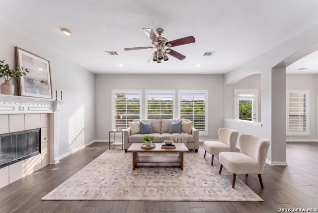 6519 Grove Creek San Antonio, TX 78256