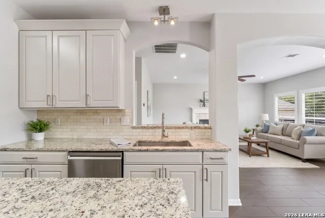 6519 Grove Creek San Antonio, TX 78256