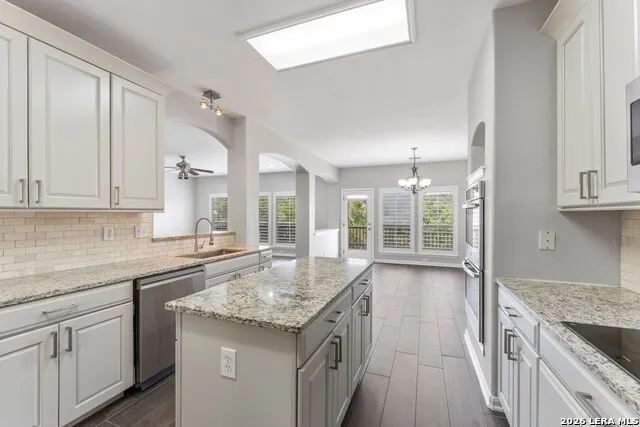 6519 Grove Creek San Antonio, TX 78256