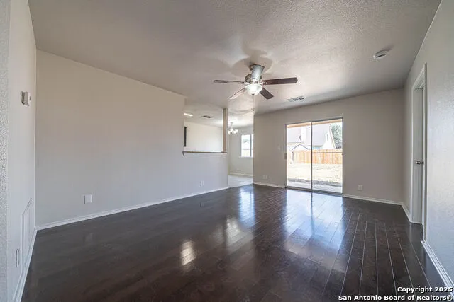8407 SEA RIM Converse, TX 78109