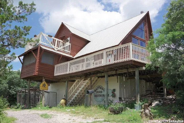 620 County Road 242 Hondo, TX 78861