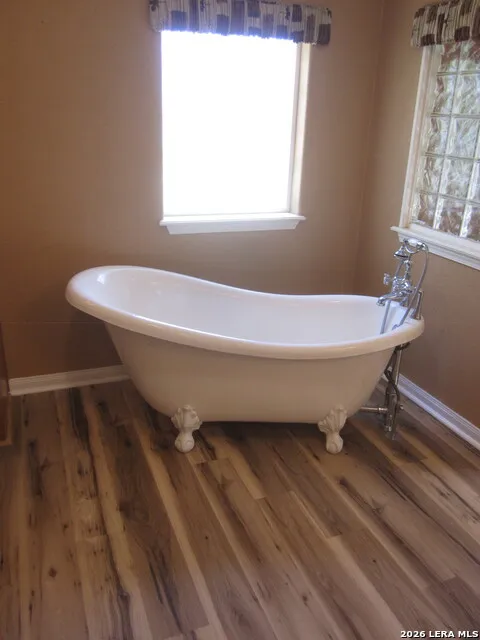 102 S Robin Hill View Kerrville, TX 78028