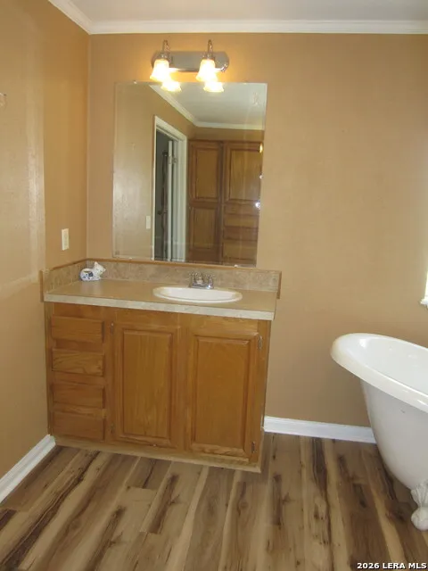 102 S Robin Hill View Kerrville, TX 78028