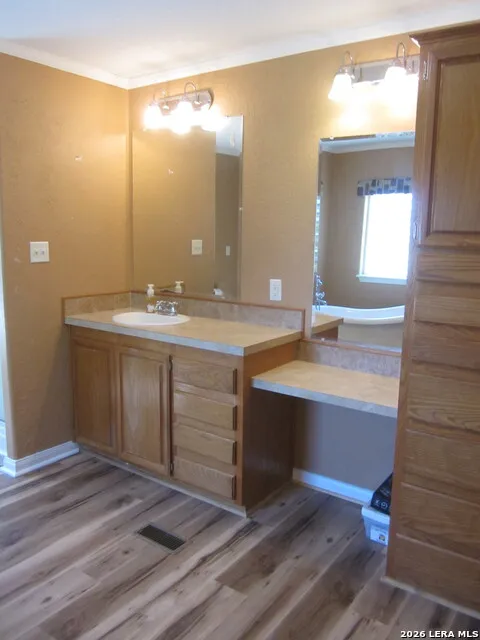 102 S Robin Hill View Kerrville, TX 78028